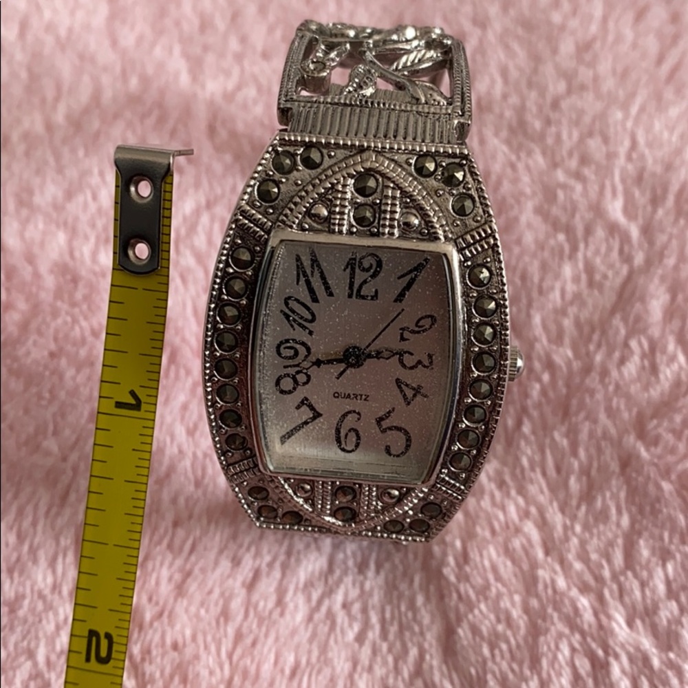 Fancy antique looking watch - Picture 5 of 7
